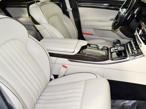 Used 2019 Genesis G90 5.0 Ultimate AWD/4WD image 45