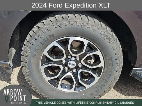 Used 2024 Ford Expedition XLT AWD/4WD image 16