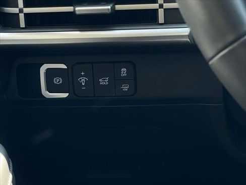 Used 2025 Hyundai Santa Fe XRT image 37