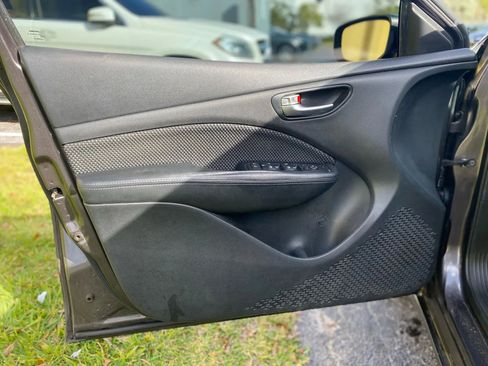 Used 2015 Dodge Dart SXT image 30