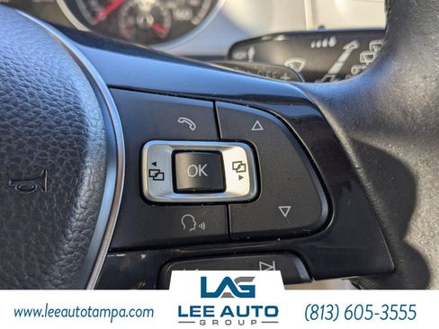 Used 2015 Volkswagen Golf TDI S image 25