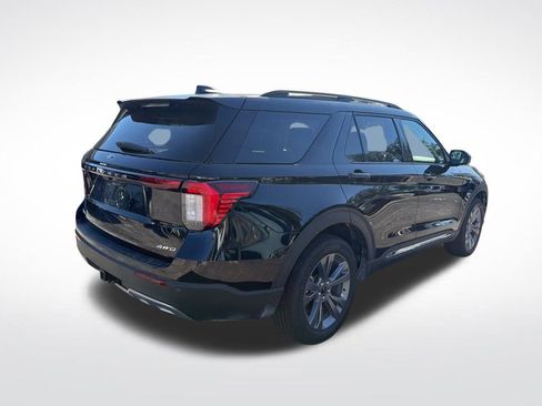Used 2025 Ford Explorer Active w/ Active Comfort Package image 5