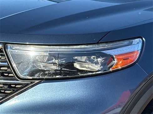 Used 2020 Ford Explorer XLT w/ Equipment Group 202A image 4