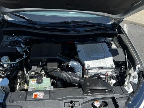 Used 2019 Mitsubishi Outlander SEL AWD/4WD image 39