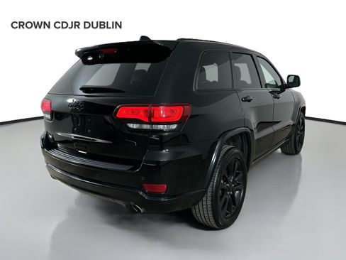 Used 2018 Jeep Grand Cherokee Altitude AWD/4WD image 5