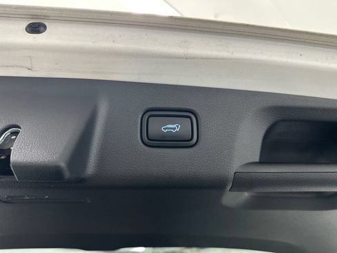 Used 2024 Hyundai Palisade Limited FWD image 20