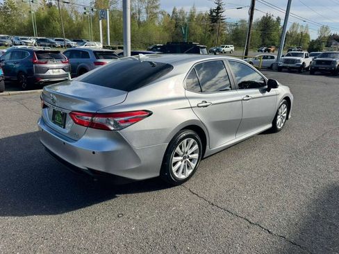 Used 2019 Toyota Camry LE image 6