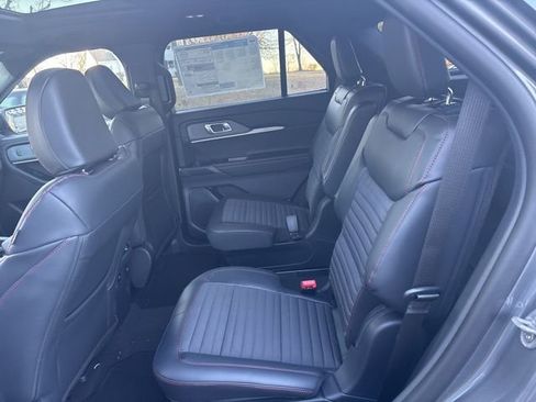 New 2026 Ford Explorer ST-Line w/ ST-Line Street Pack image 12