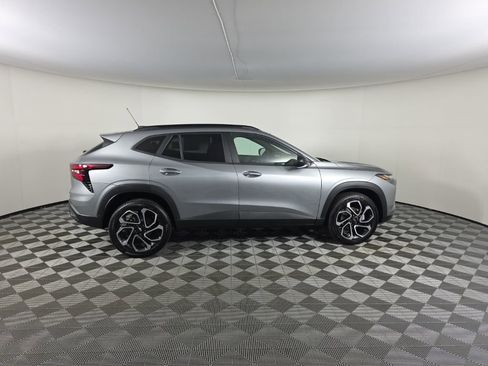 New 2026 Chevrolet Trax RS image 6