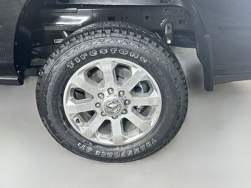 New 2026 RAM 2500 Laramie AWD/4WD image 17