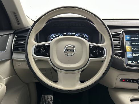 Used 2021 Volvo XC90 T5 Momentum w/ Advanced Package image 12