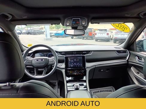 Used 2023 Jeep Grand Cherokee Altitude AWD/4WD image 11