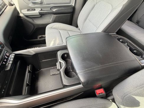 Used 2019 RAM 1500 Big Horn AWD/4WD image 14