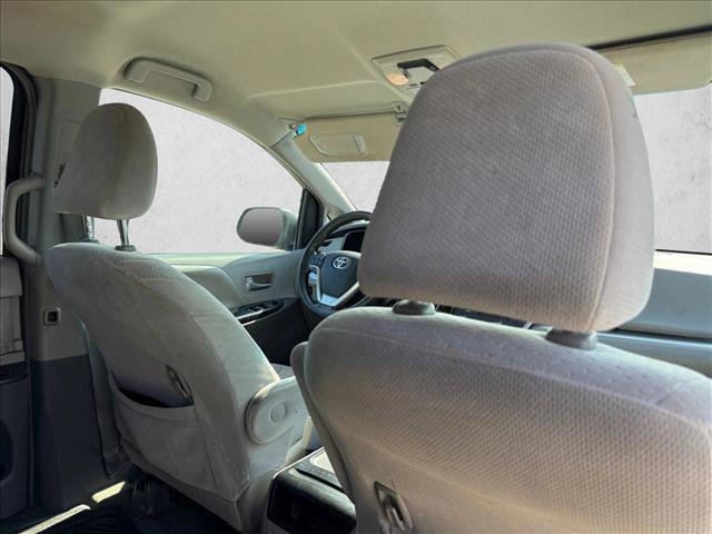 Used 2015 Toyota Sienna LE FWD image 18