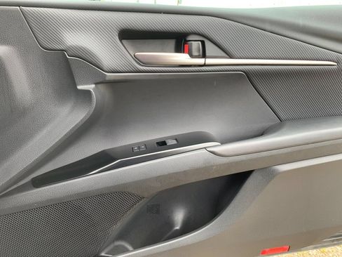 Used 2026 Toyota Camry SE FWD image 19