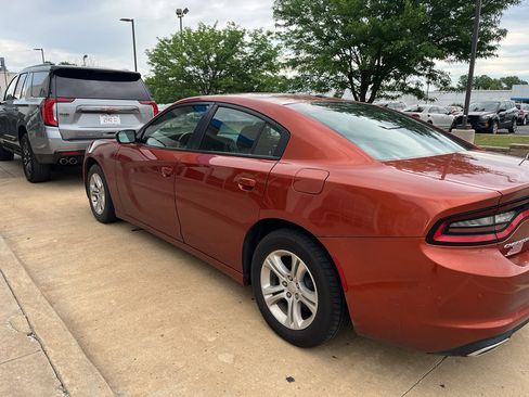Used 2021 Dodge Charger SXT w/ Cold Weather Package RWD image 3