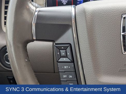 Used 2017 Lincoln Navigator Select image 26