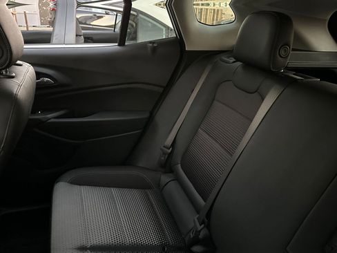 Used 2025 Chevrolet Trax LT image 37