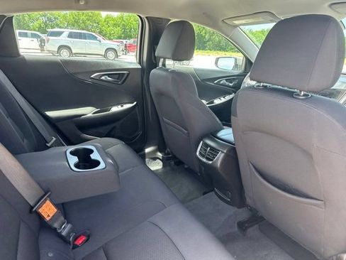 Used 2022 Chevrolet Malibu LT FWD image 18