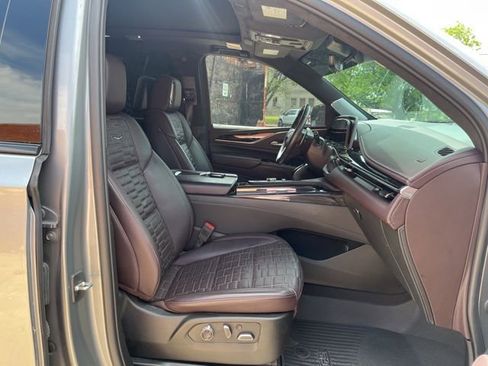 Used 2023 Cadillac Escalade V image 19