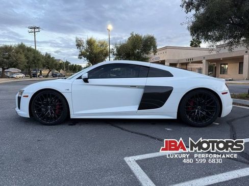 Used 2018 Audi R8 V10 w/ Carbon Exterior Package image 11