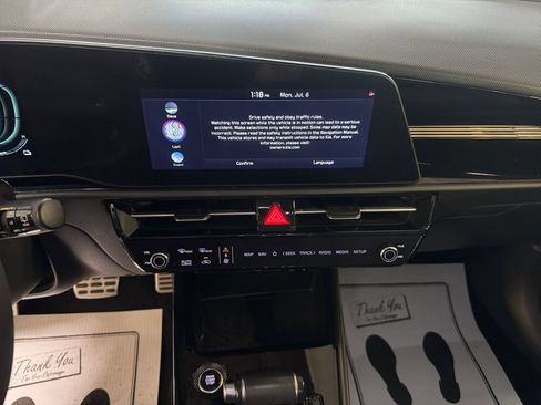 Certified 2023 Kia Niro EX Touring FWD image 22