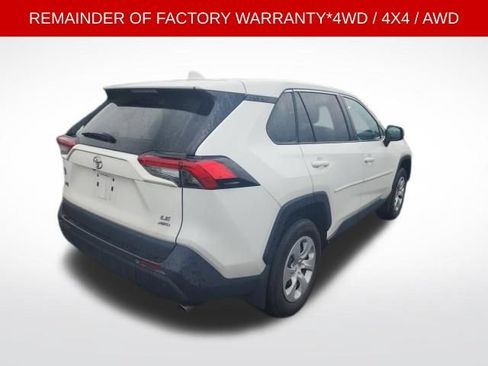Used 2024 Toyota RAV4 LE AWD/4WD image 5