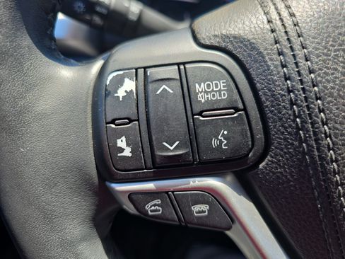 Used 2016 Toyota Highlander Limited Platinum AWD/4WD image 17