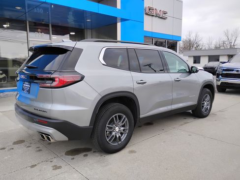 Used 2025 GMC Acadia Elevation image 35