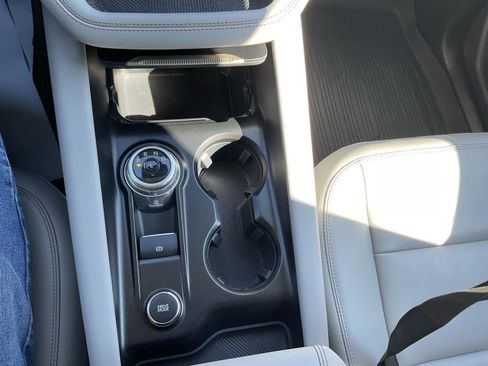 Used 2025 Ford Explorer Active w/ Active Comfort Package image 19