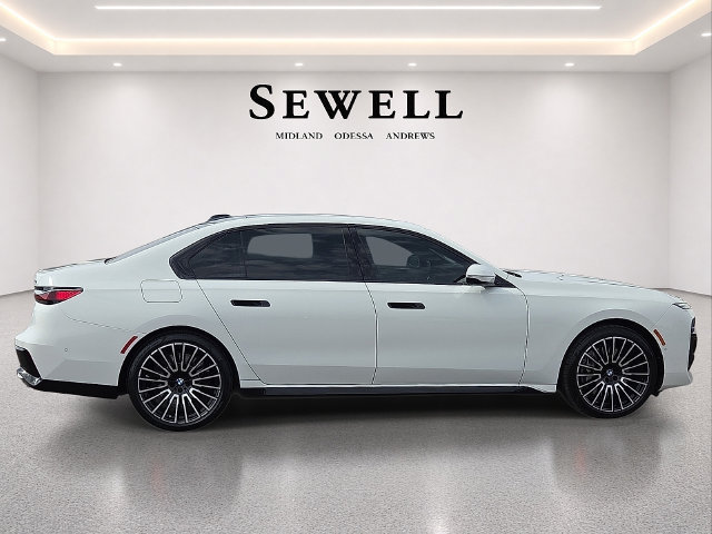 Used 2025 BMW 760i xDrive w/ Premium Package AWD/4WD image 5
