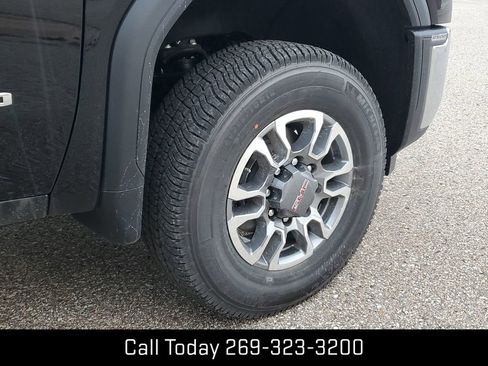 New 2025 GMC Sierra 2500 SLE w/ SLE Convenience Package image 30