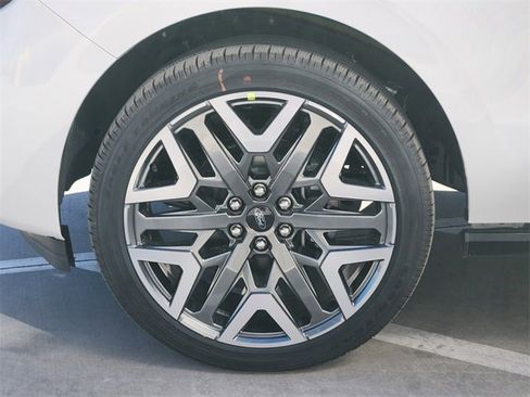 New 2026 Ford Expedition Platinum w/ Platinum Ultimate Package image 7