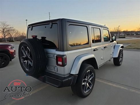 Used 2024 Jeep Wrangler Unlimited w/ Convenience Group image 7