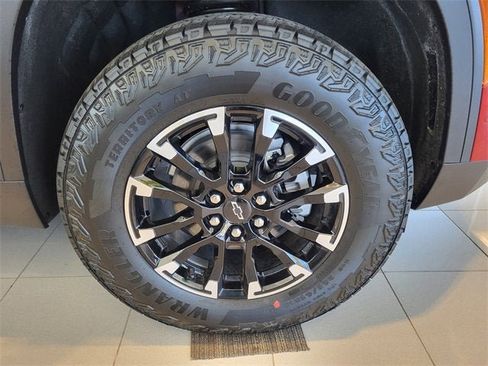 New 2026 Chevrolet Traverse Z71 w/ Enhanced Driving Package image 9