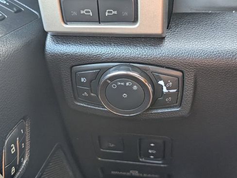 Used 2019 Ford F250 Lariat w/ Lariat Ultimate Package AWD/4WD image 24
