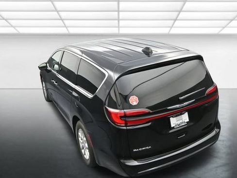 New 2026 Chrysler Pacifica Select image 14