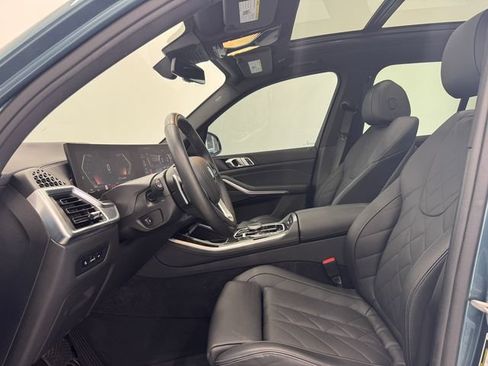 Used 2025 BMW X5 xDrive40i w/ Parking Assistance Package AWD/4WD image 19