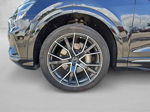 Used 2020 Audi Q8 Prestige w/ Prestige Package AWD/4WD image 23