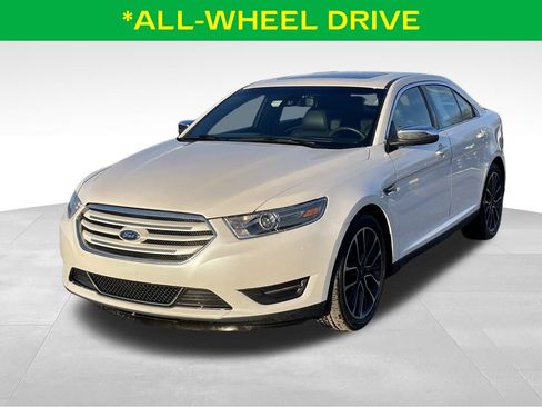 Used 2019 Ford Taurus Limited image 3