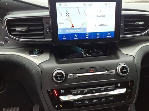 Used 2020 Ford Explorer XLT w/ Equipment Group 202A image 33