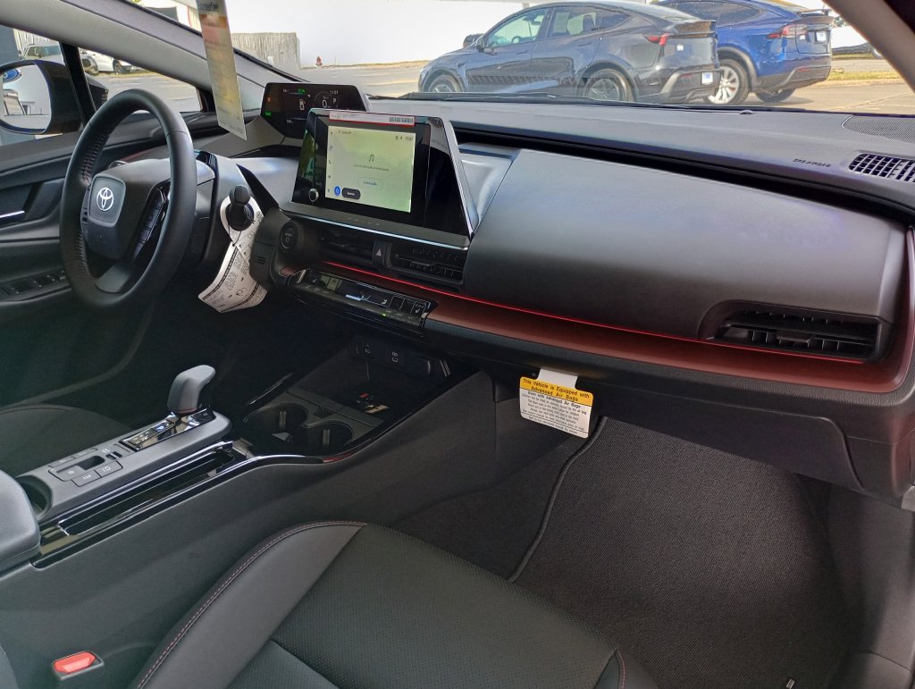 Used 2026 Toyota Prius Plug-In Hybrid FWD image 21