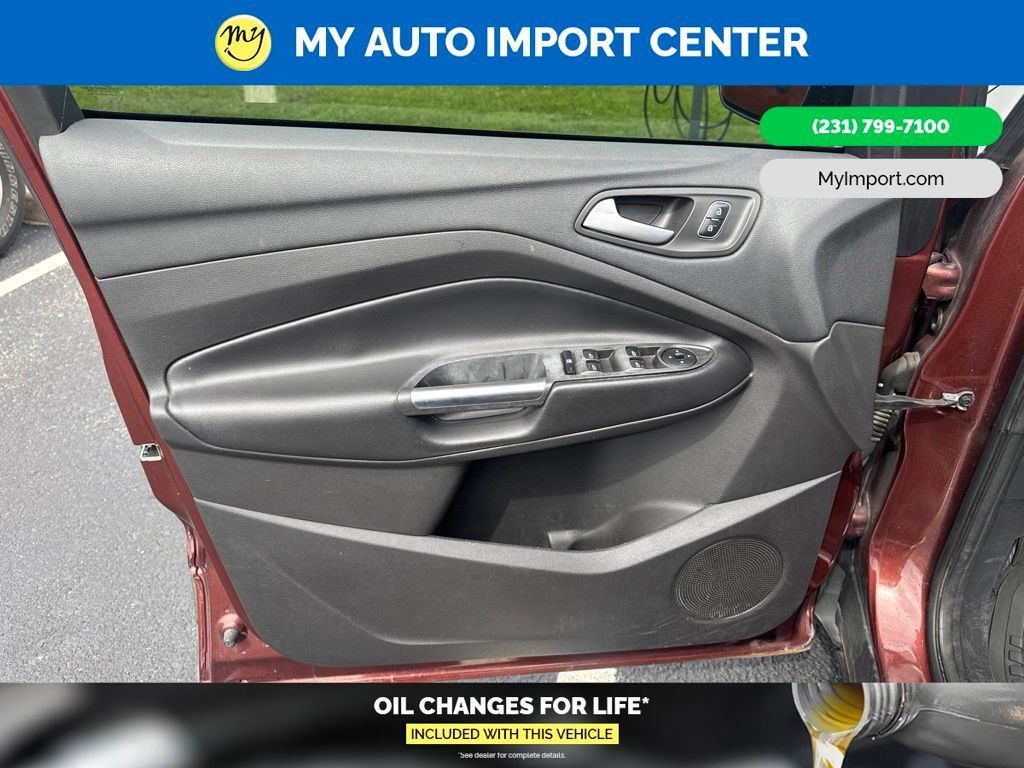 Used 2018 Ford Escape SE w/ SE Sync 3 Package AWD/4WD image 10