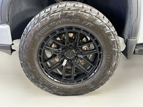 Used 2025 GMC Sierra 1500 Denali Ultimate image 38