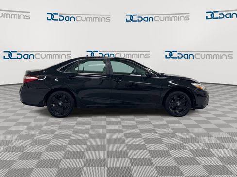 Used 2016 Toyota Camry LE image 9