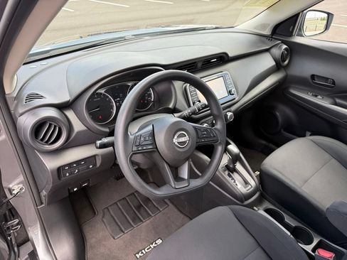 Used 2023 Nissan Kicks S FWD image 13