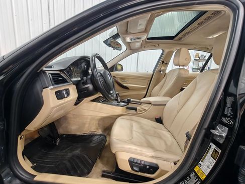 Used 2013 BMW 320i xDrive Sedan AWD/4WD image 23