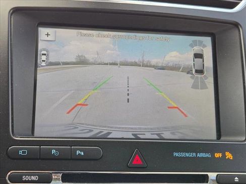 Used 2017 Ford Explorer Platinum image 9