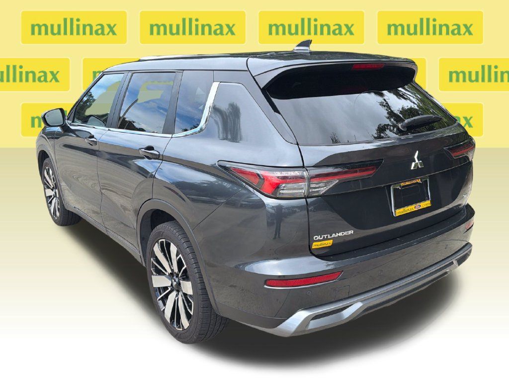 Used 2025 Mitsubishi Outlander SE FWD image 8