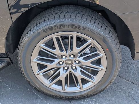 New 2026 Ford Expedition Max Platinum w/ Stealth Appearance Package AWD/4WD image 18
